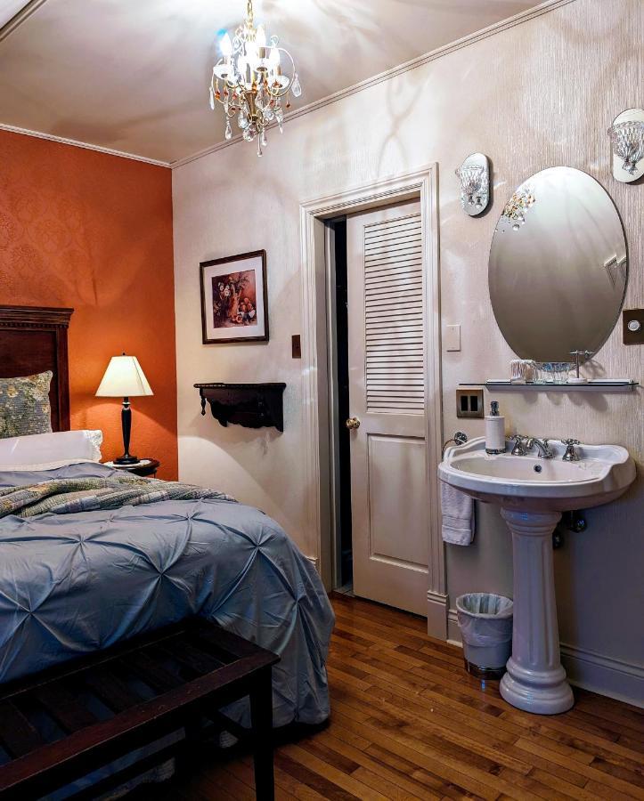 J.a Moisan Bed & Breakfast 4*